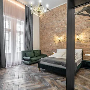 Marvelous In Andrassy Boulevard Apartment